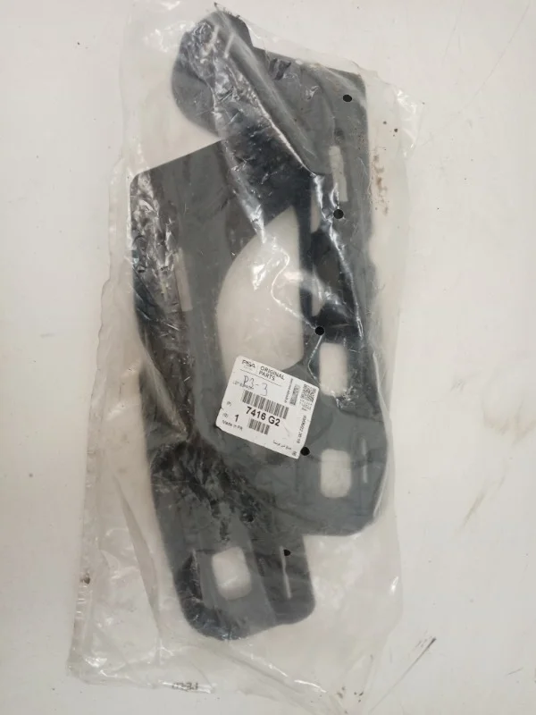 Кронштейн бампера Peugeot 308 2007-2015