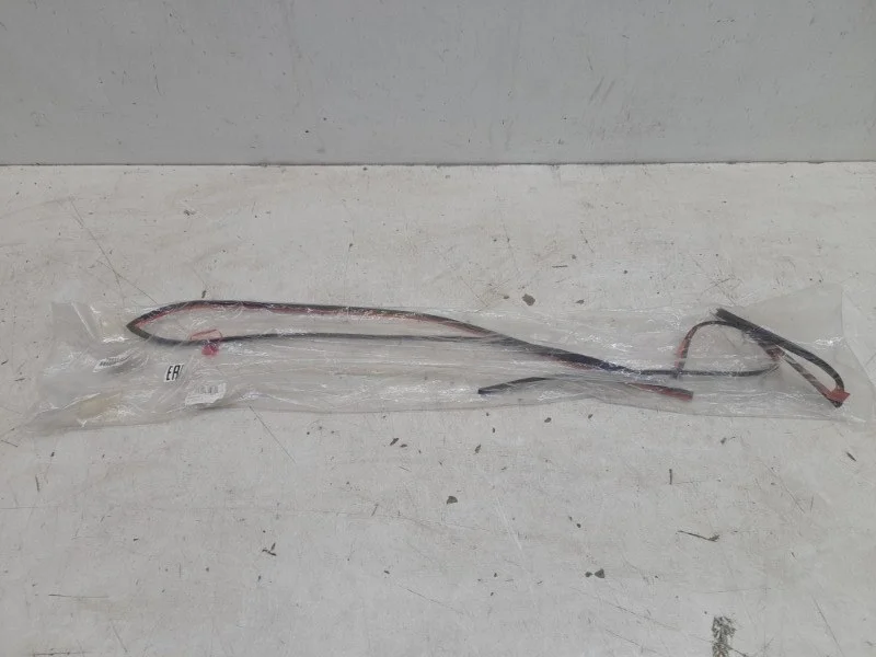 Молдинг лобового стекла Toyota Camry 2017-2023 70