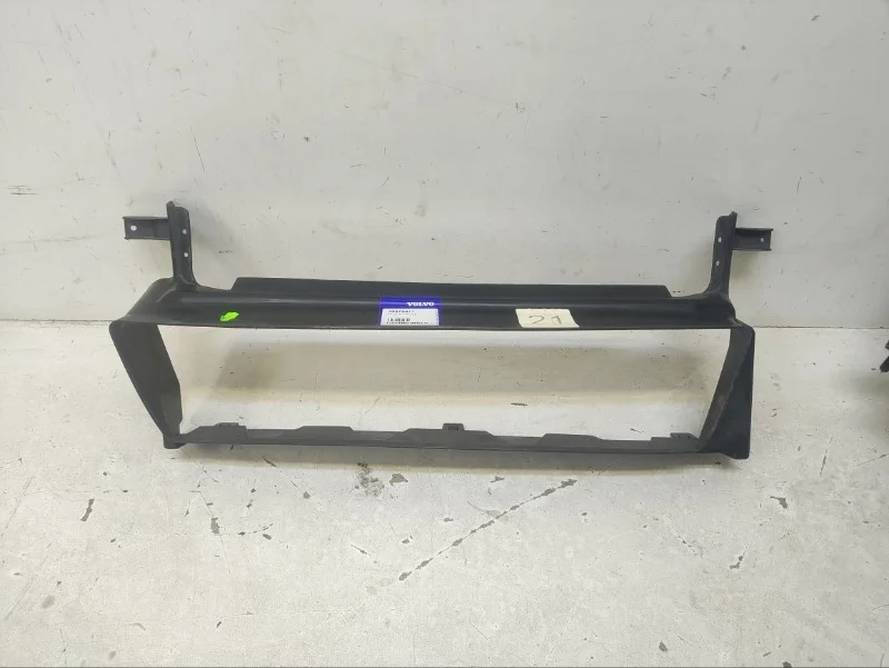 Воздуховод Volvo S40 2008-2012