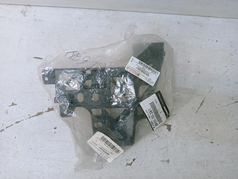 Кронштейн бампера Mazda 3 2006-2009 BK