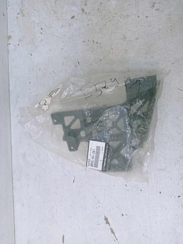 Кронштейн бампера Mazda 3 2002-2009 BK