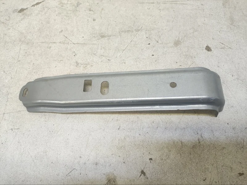 Кронштейн бампера Mitsubishi Outlander 2012- 3