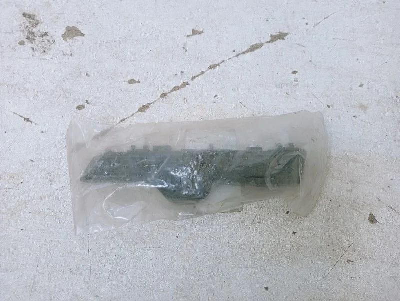 Кронштейн бампера Kia Sorento 2009-2018