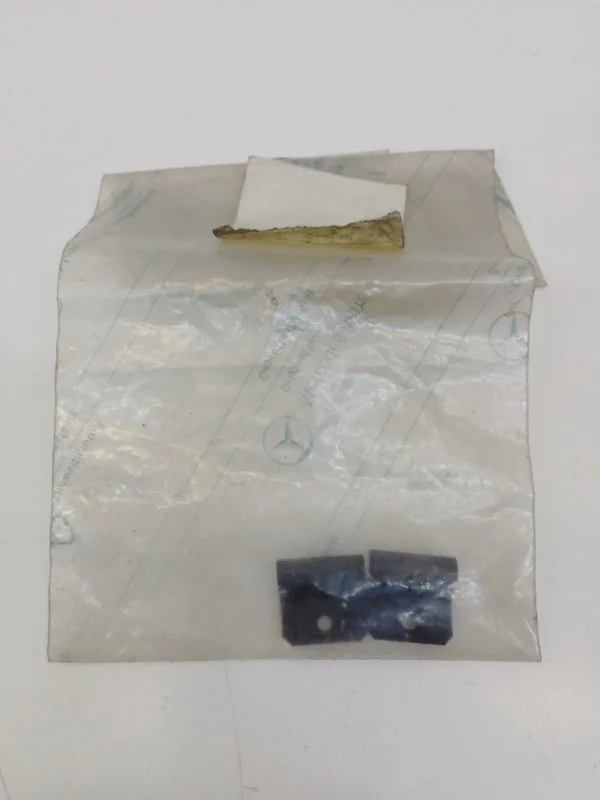 Клипса Mercedes-Benz - Class 1997-2001 W202