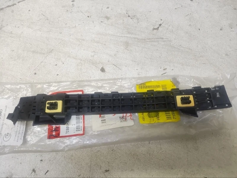 Крепление бампера Honda Fit 2007-2013