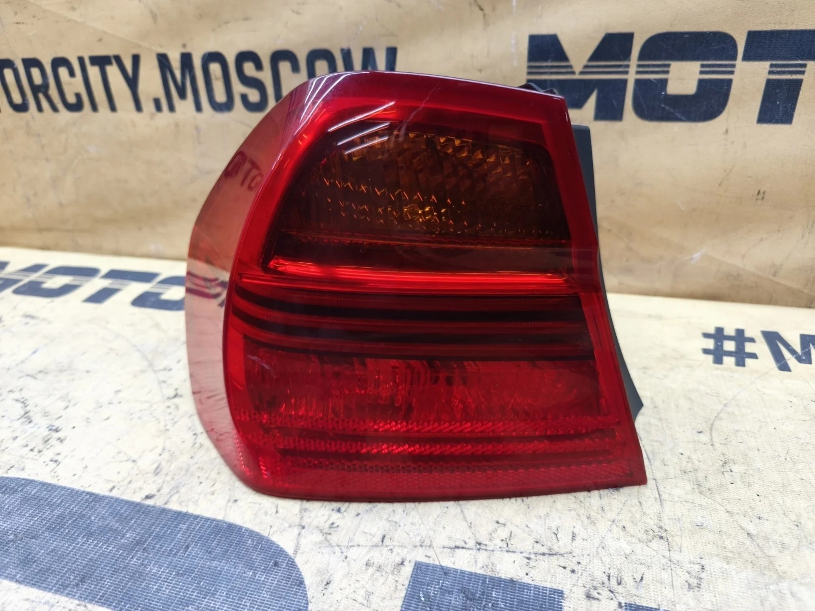 Фонарь BMW 323i 2007 E90