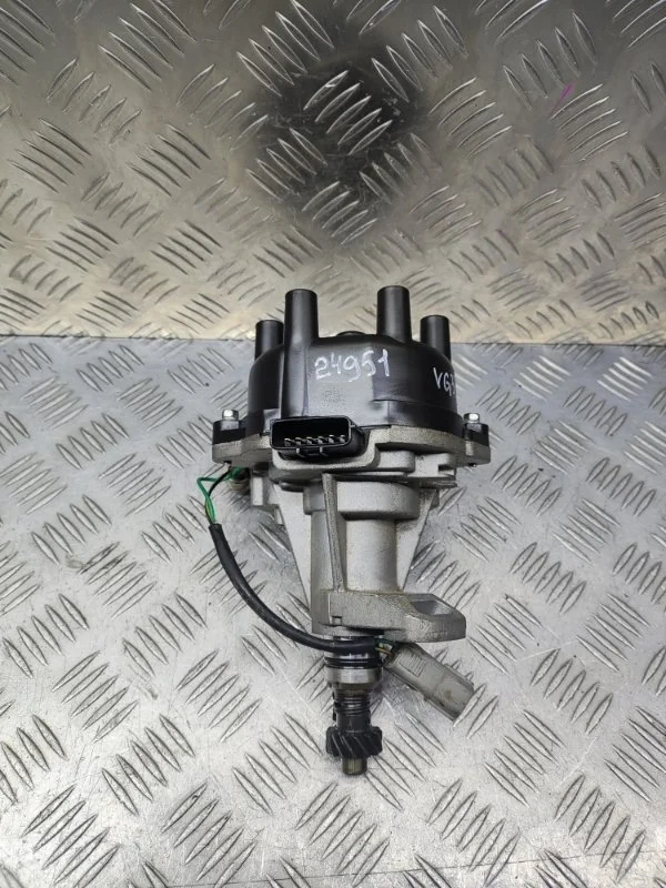 Трамблер Nissan Pathfinder 221001W601 R50 VG33