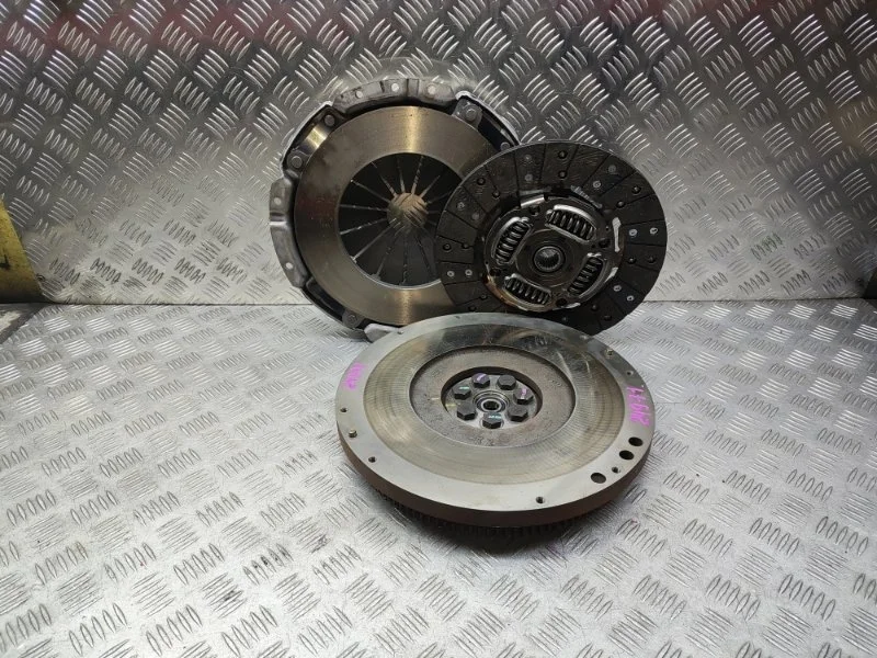 Маховик Mitsubishi Pajero Sport 2 1120A130 4M41U