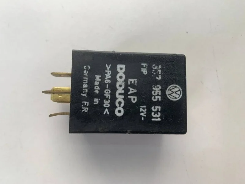 Реле стеклоочистителей Volkswagen Vento 3 1991