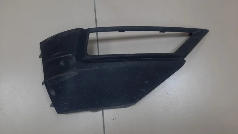 Накладка бампера передняя правая Volkswagen Tiguan