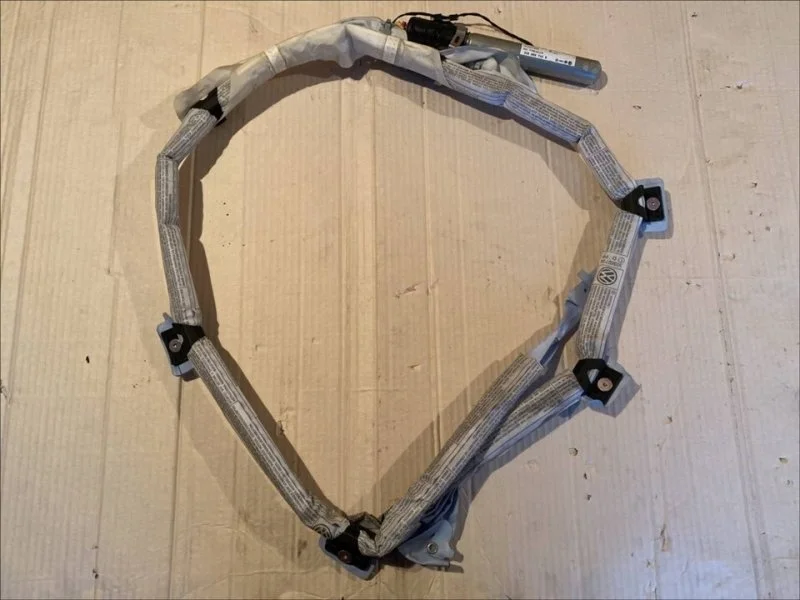 Подушка безопасности боковая (шторка) правая