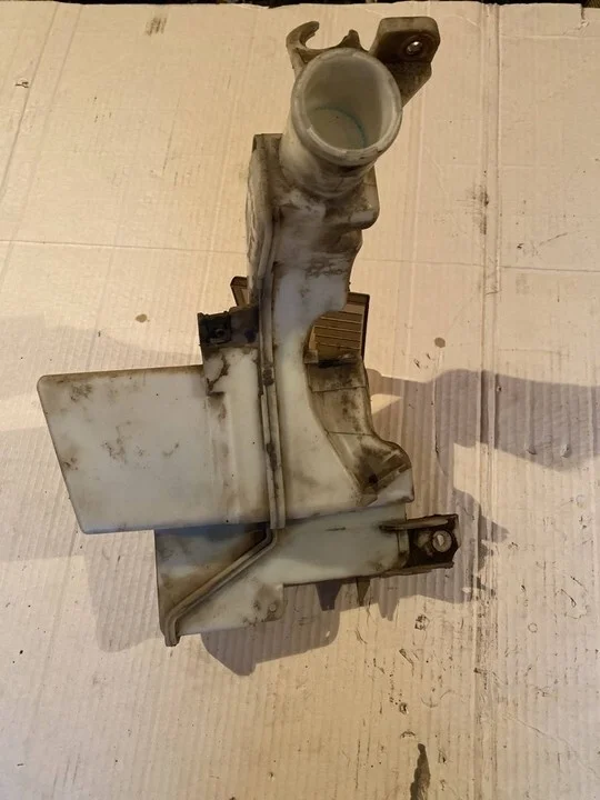 Бачок омывателя Volkswagen Passat B6 3C2 BMR 2006