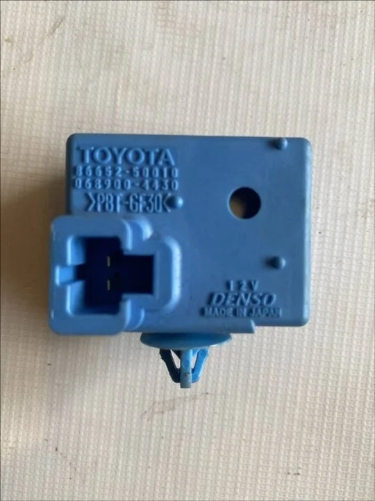 Реле Toyota Avensis 3 2009