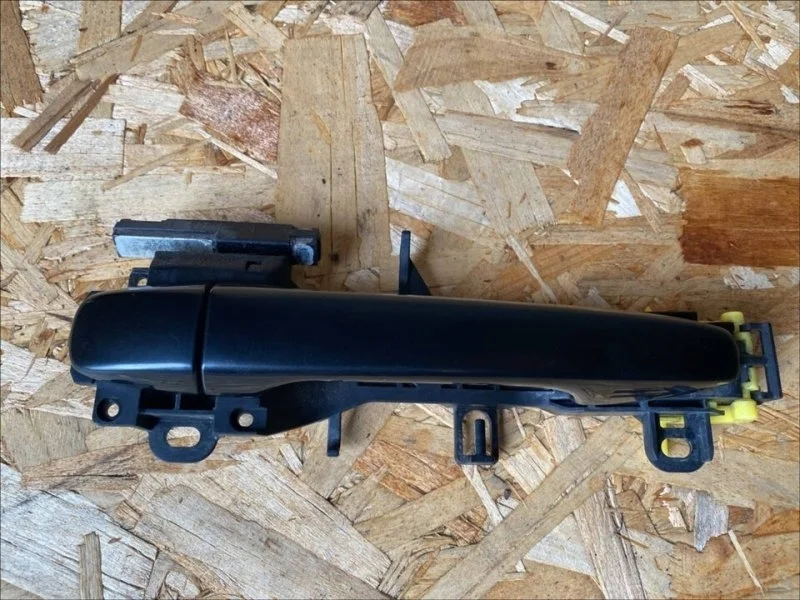 Ручка двери наружная правая Toyota Avensis 3 2009