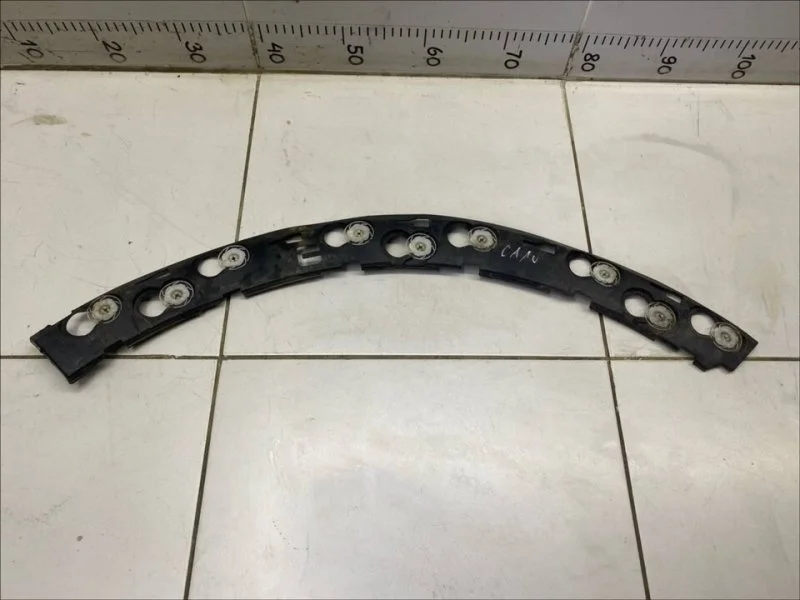 Кронштейн накладки крыла задний левый Renault