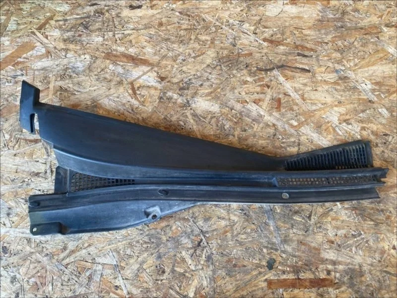 Решетка стеклоочистителей (планка под лобовое