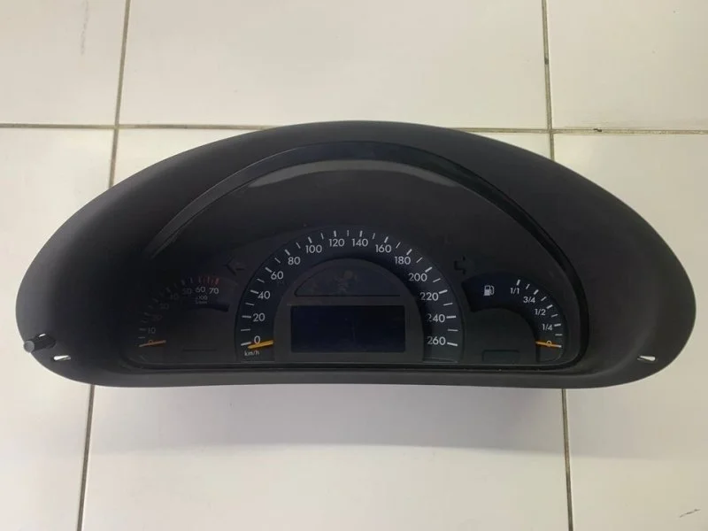 Панель приборов Mercedes-Benz C-class W203 2000