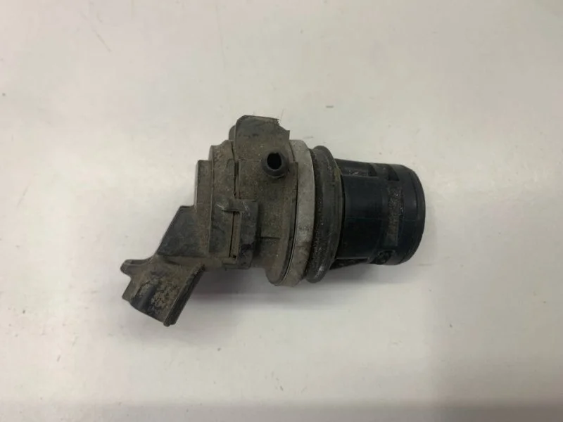 Насос омывателя Mazda 3 1