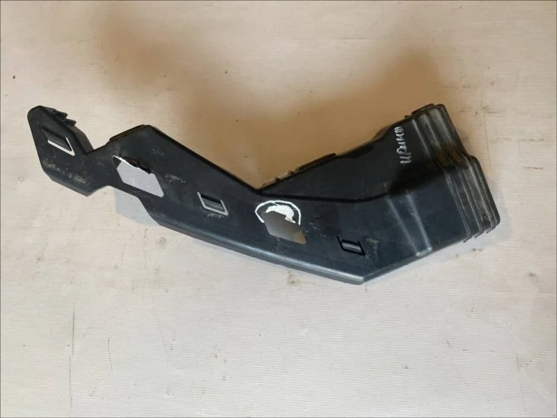 Кронштейн бампера передний правый Hyundai Tucson 3