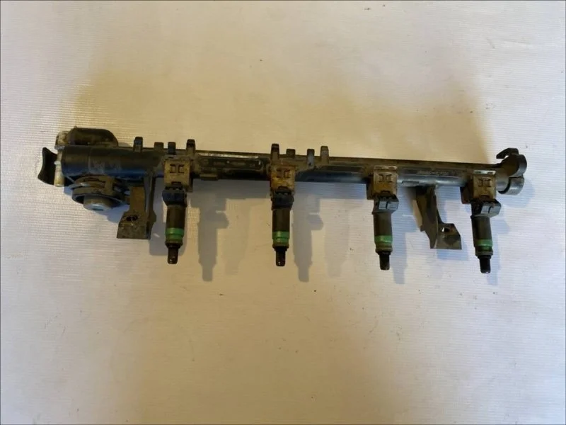 Рейка топливная (рампа) Ford Focus 2