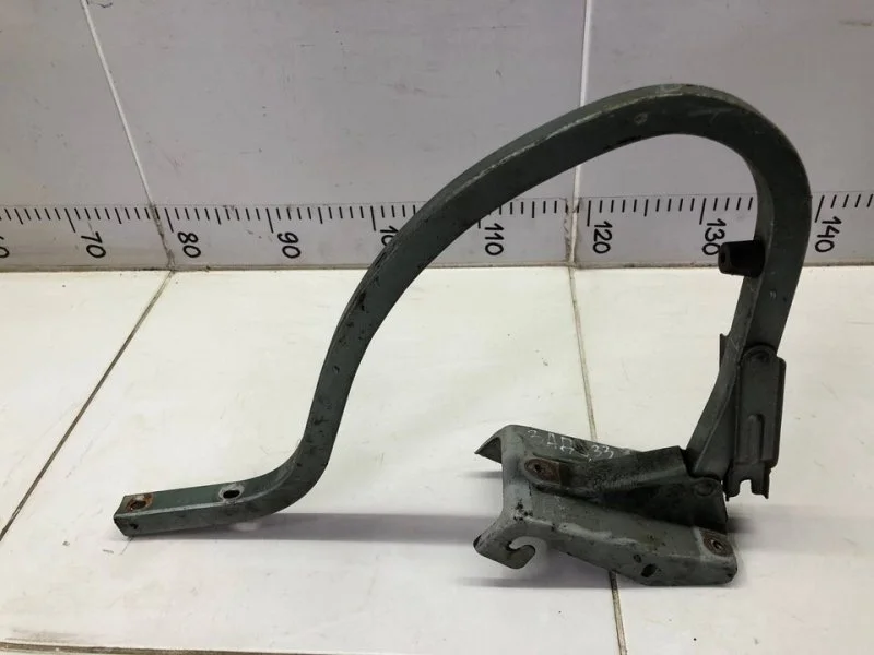 Петля крышки багажника правая Chevrolet Lanos