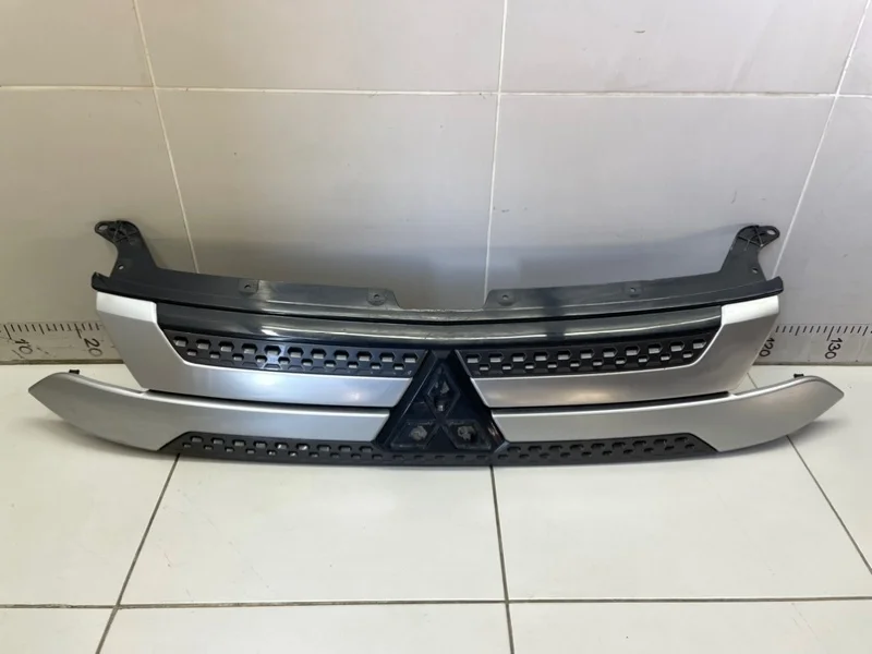 Решетка радиатора Mitsubishi Outlander 3 GF