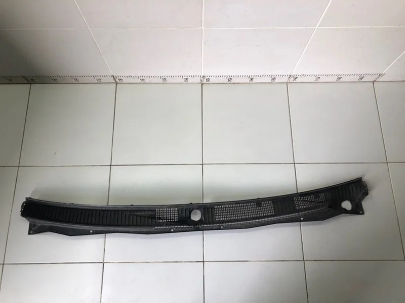 Решетка стеклоочистителей (планка под лобовое