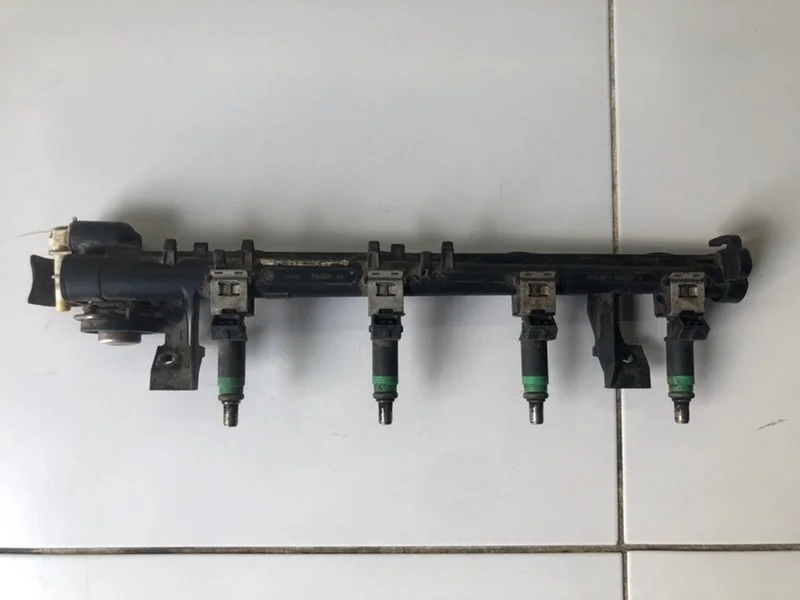 Рейка топливная (рампа) Ford Focus 2 СЕДАН 1.4