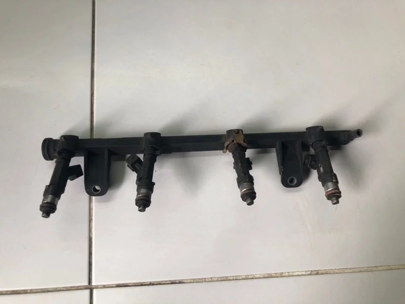 Рейка топливная (рампа) Renault Logan 1 1.6 2004