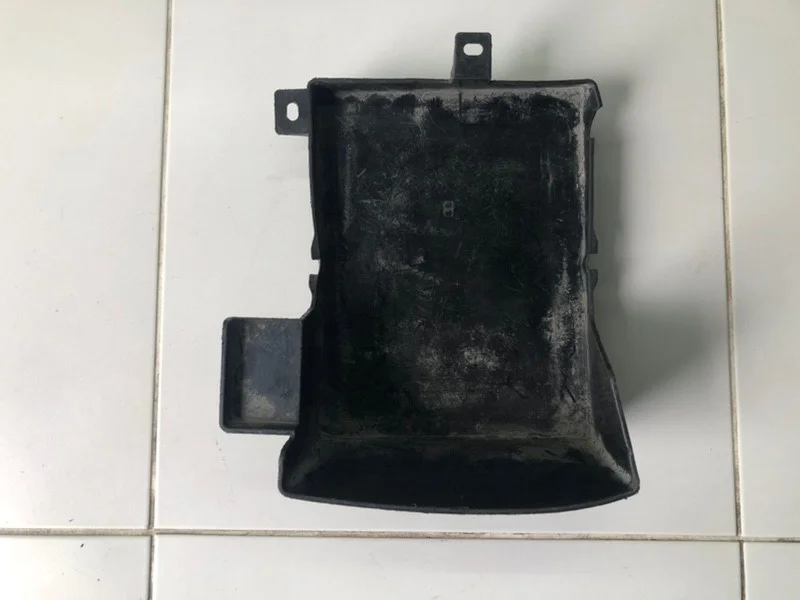 Крепление аккумулятора (корпус/подставка)