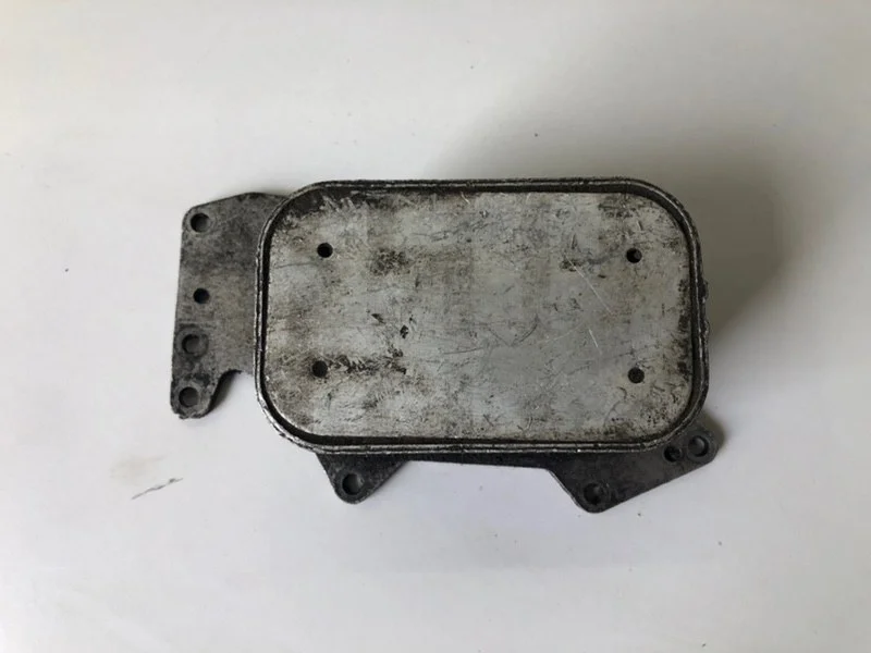 Радиатор масляный Volkswagen Touareg 1 7L BPE 2.5