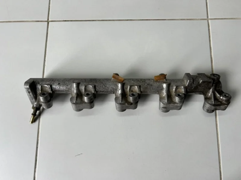 Рейка топливная (рампа) Mazda CX-7 2.3