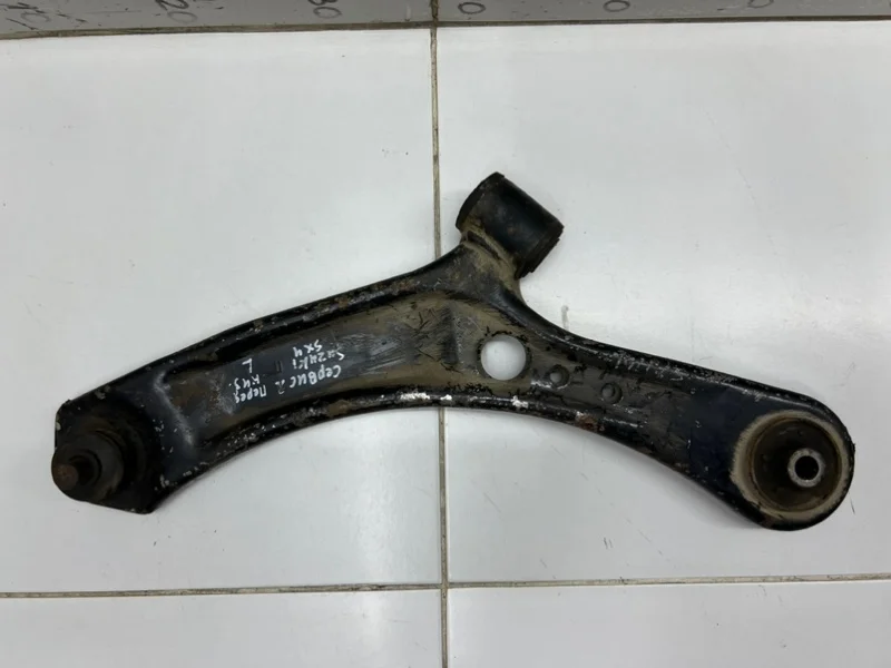 Рычаг подвески передний левый Suzuki SX4