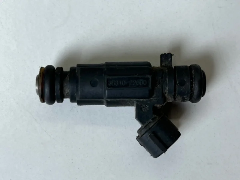 Форсунка топливная Hyundai Accent 2 G4EC