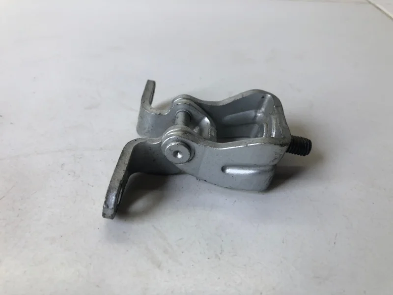 Петля двери багажника правая Skoda Octavia A5 1.6