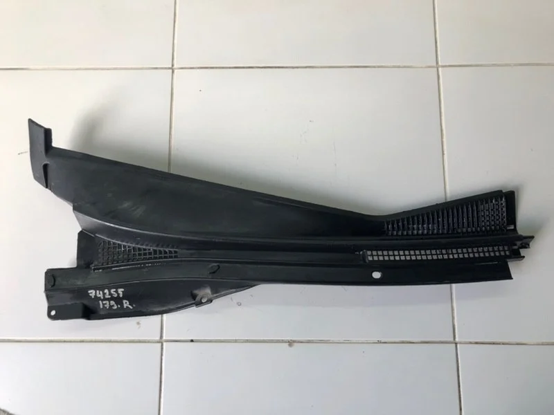 Решетка стеклоочистителей (планка под лобовое