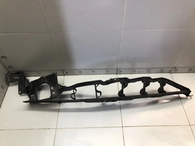 Кронштейн крыла передний правый BMW X5 E70 2007