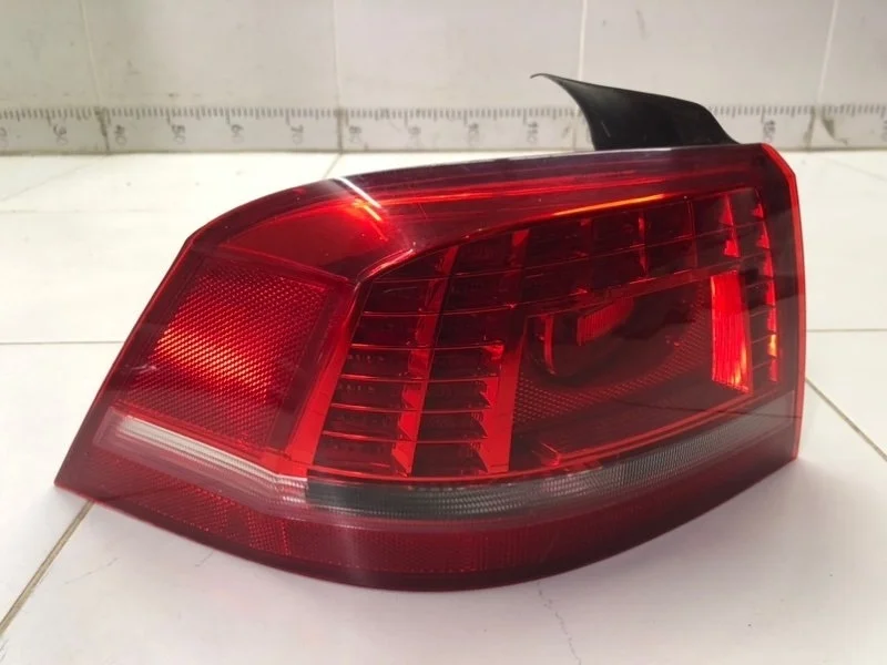 Фонарь наружный левый Volkswagen Passat B7 СЕДАН