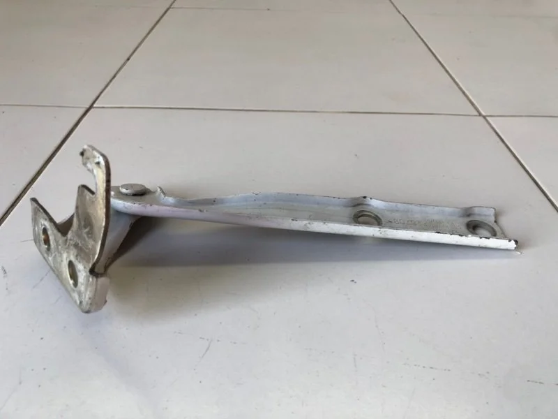 Петля капота левая Volkswagen Tiguan 1 5N СAW 2008