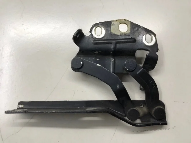 Петля капота левая Volkswagen Passat B7 СЕДАН CAXB