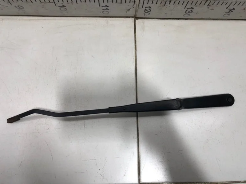 Поводок стеклоочистителя передний левый Peugeot