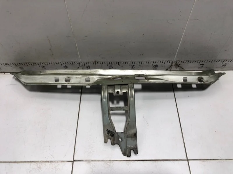 Панель передняя (Телевизор) передний Renault