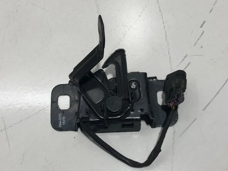 Замок капота Chevrolet Aveo T300 F16D4 1.6 БЕНЗИН