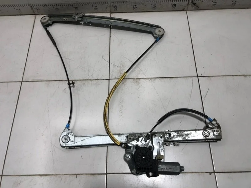 Стеклоподъемник элект. передний правый BMW X5 E53