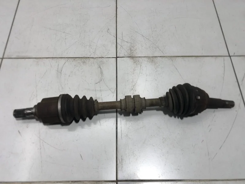 Полуось (привод) левый Nissan Almera Classic B10