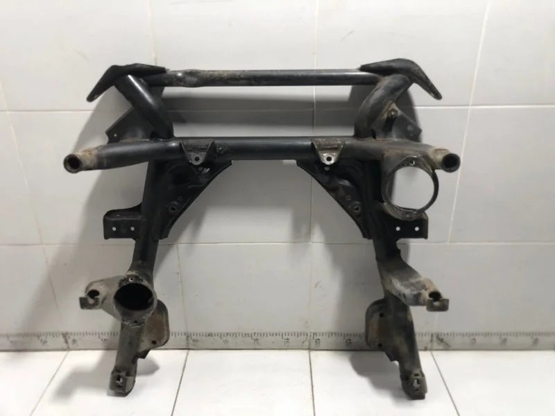 Подрамник передний BMW X5 E53 1999