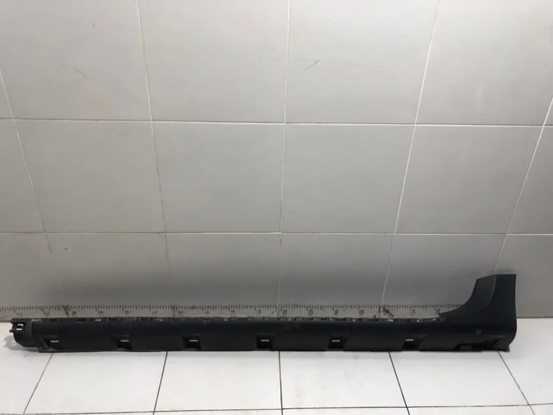 Накладка на порог (наружная) левая Renault Duster