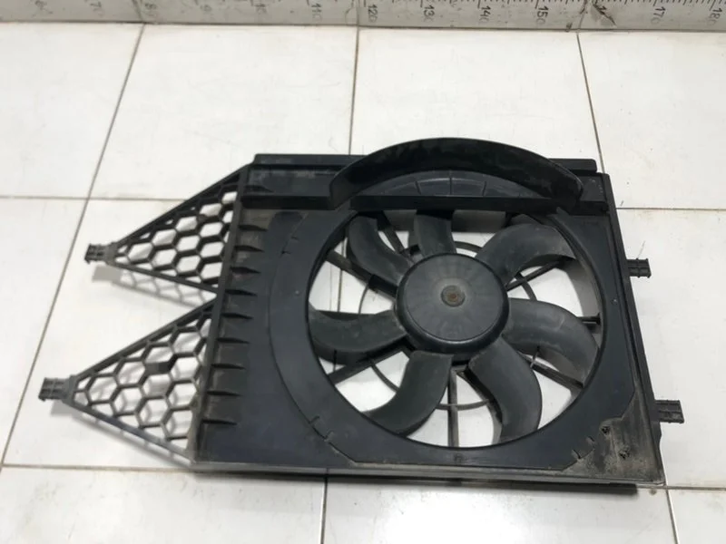 Вентилятор радиатора Skoda Fabia 2 5J2 ХЭТЧБЕК CGG
