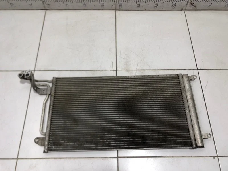 Радиатор кондиционера Skoda Fabia 2 5J2 ХЭТЧБЕК