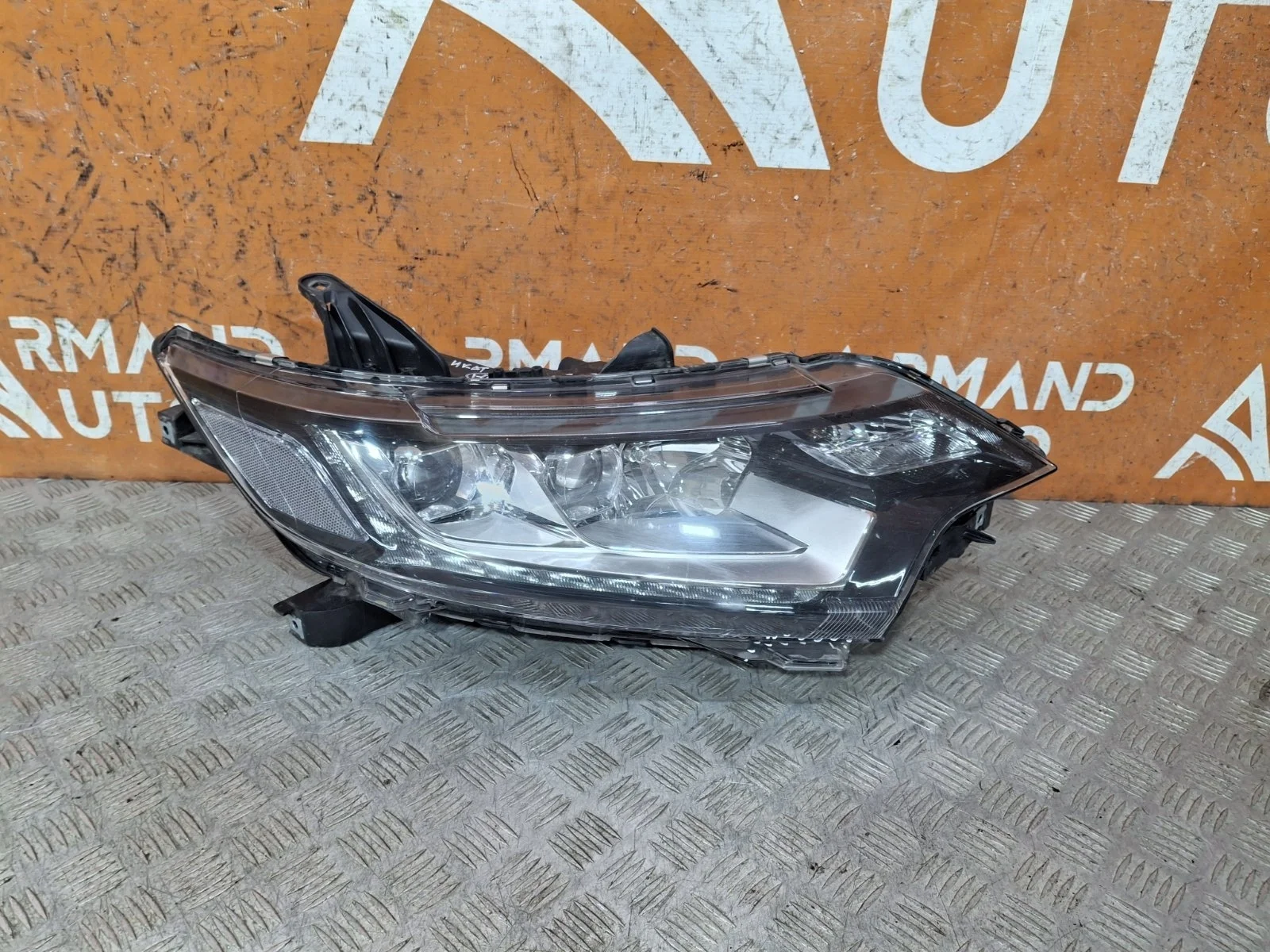 Фара Mitsubishi Outlander 2015-2018 3